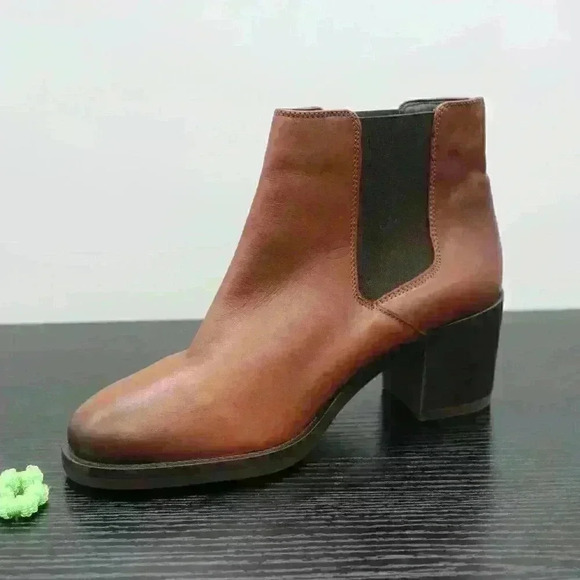 Clarks Mascarpone Bay Brown Leather Ankle Boots - Picture 2 of 12